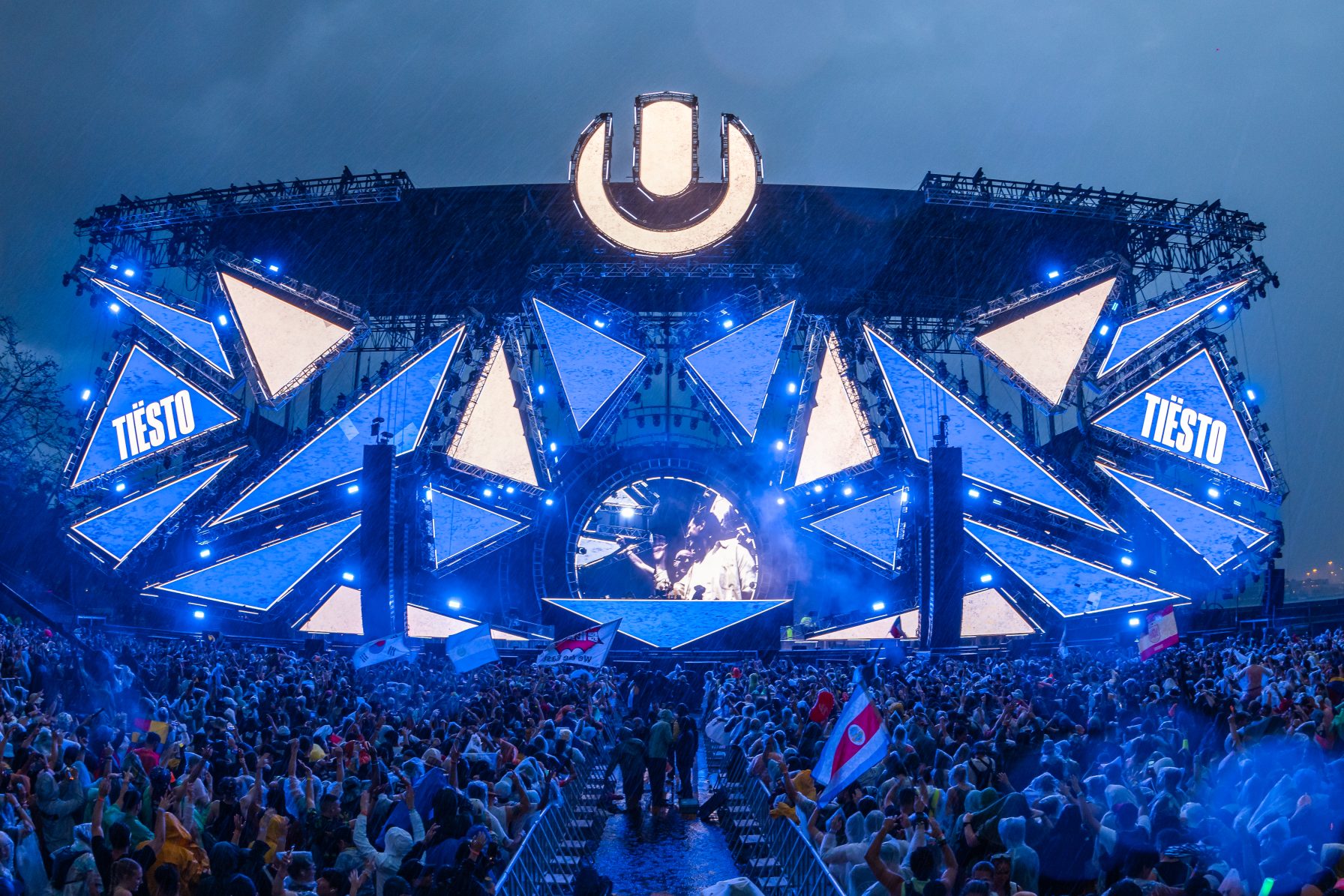 Discovery splash banner for Ultra Music Festival Discord server