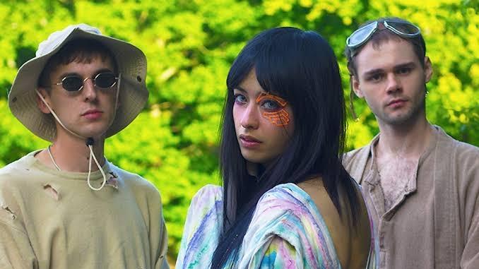 Discovery splash banner for Kero Kero Bonito Discord server